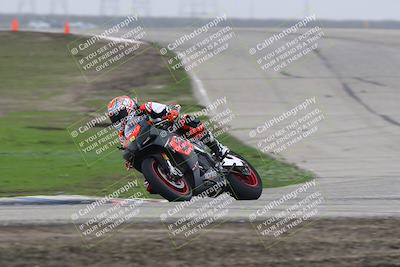 media/Nov-29-2025-TrackDaz (Sat) [[10ae2d9bce]]/A Group/Session 3 (Outside Grapevine)/